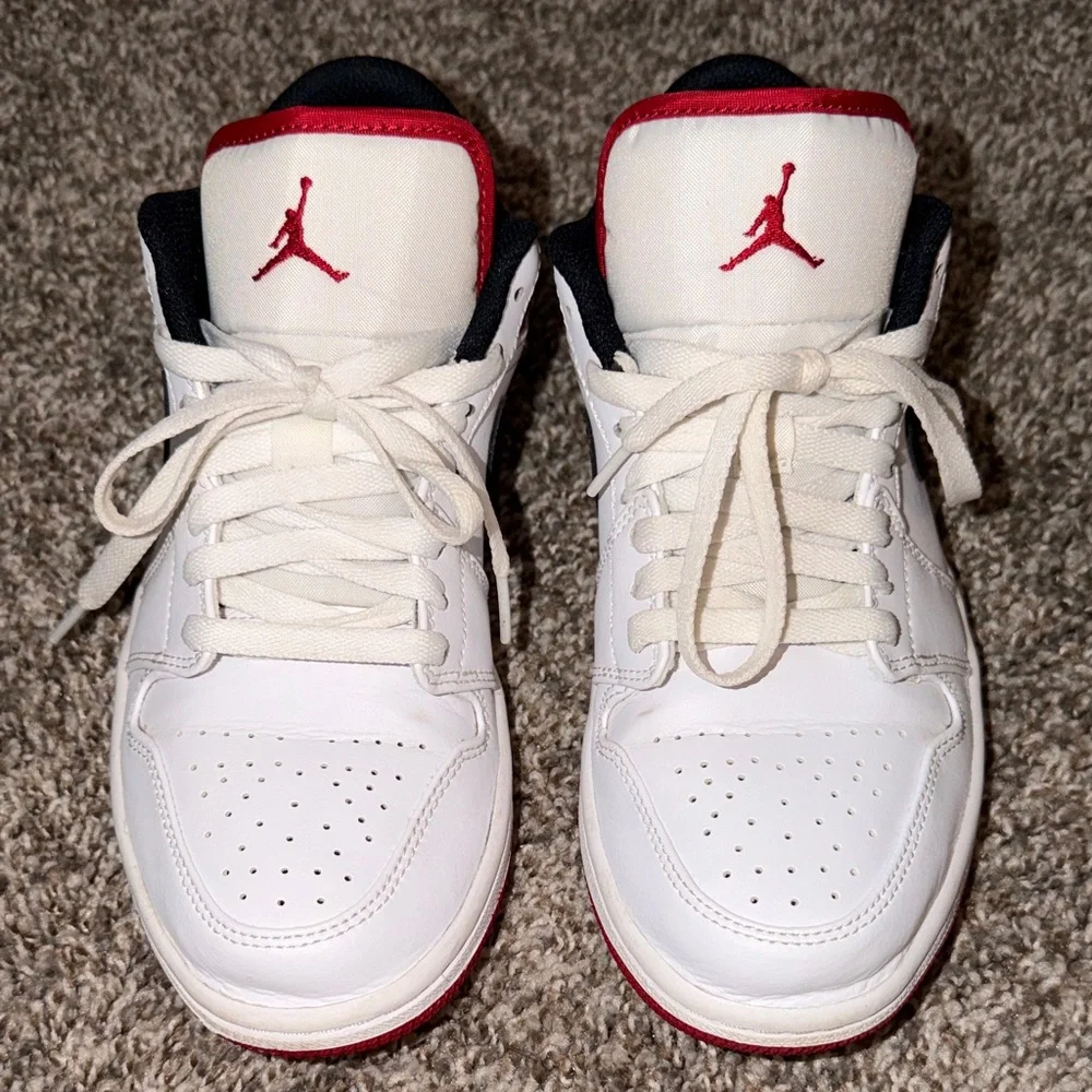 Nike Air Jordan 1 Low Men’s 7.5 Red Black White - Picture 4 of 13